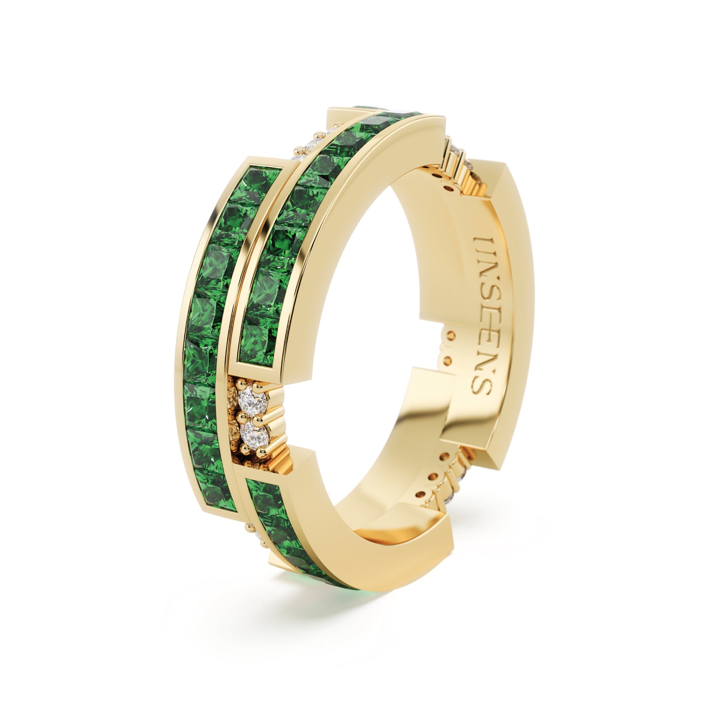 A yellow gold ring set in green garnet stones, featuring two rows of princess-cut green garnet stones and in between seperated by round white diamonds.